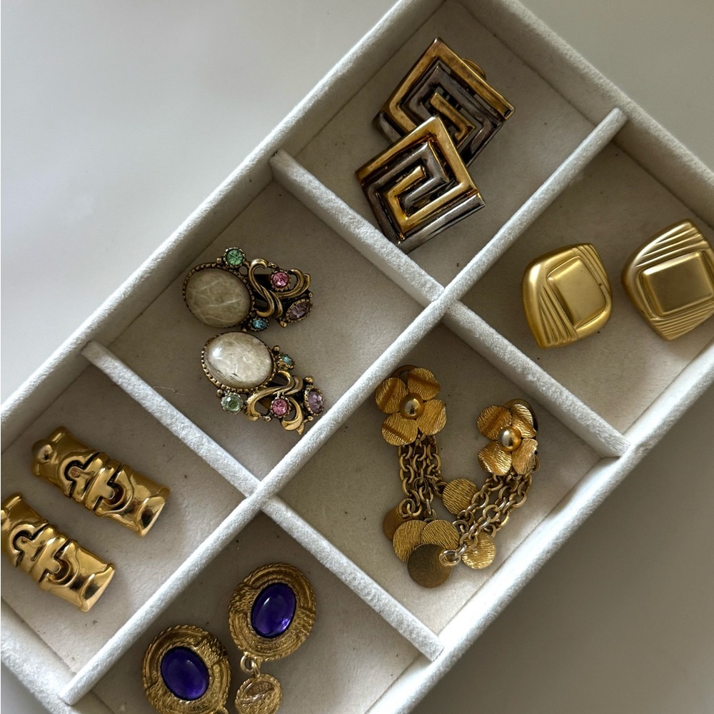 Lot of vintage clip on earrings